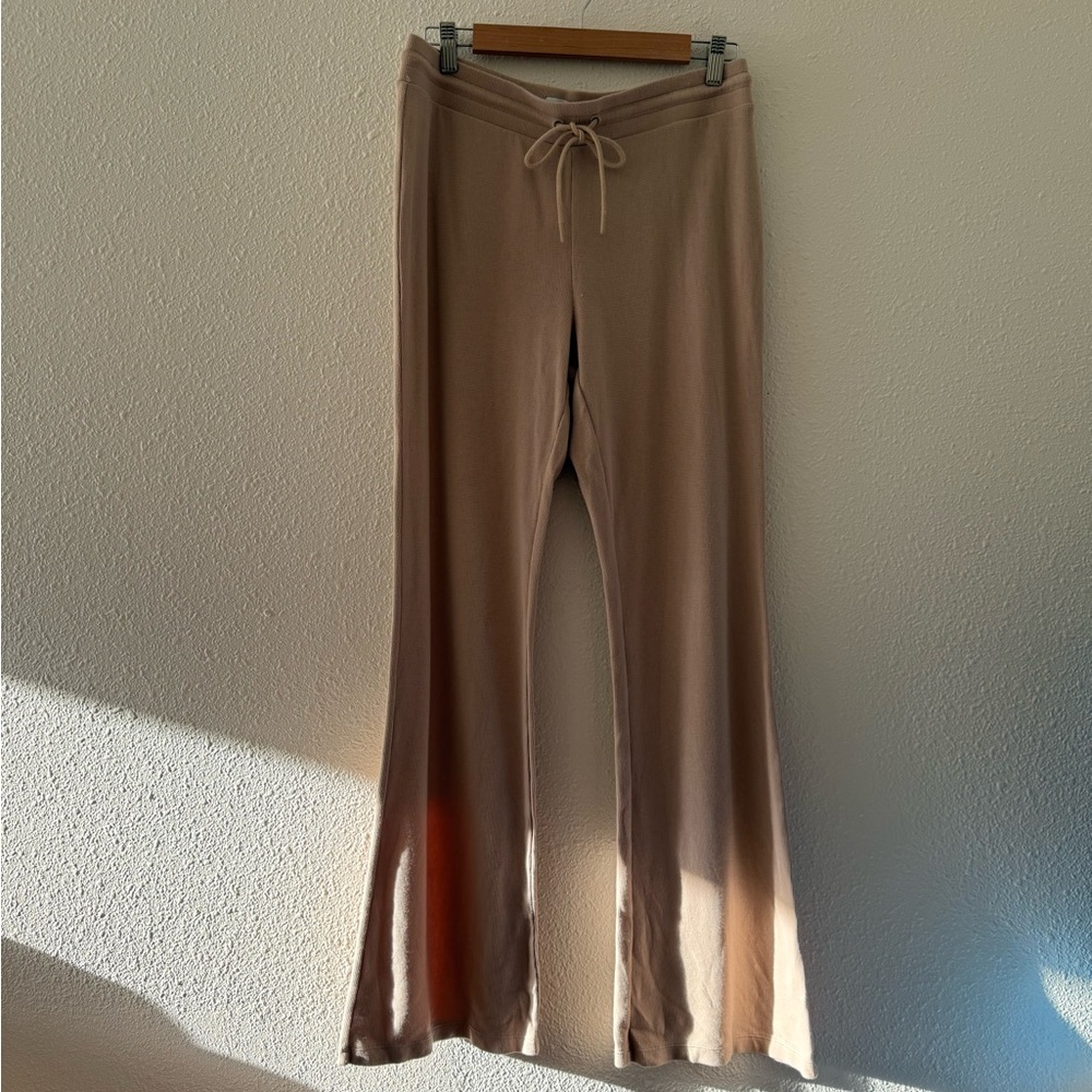 ❗️SOLD❗️Aritzia Sunday Best baby waffle kick flare lounge pants